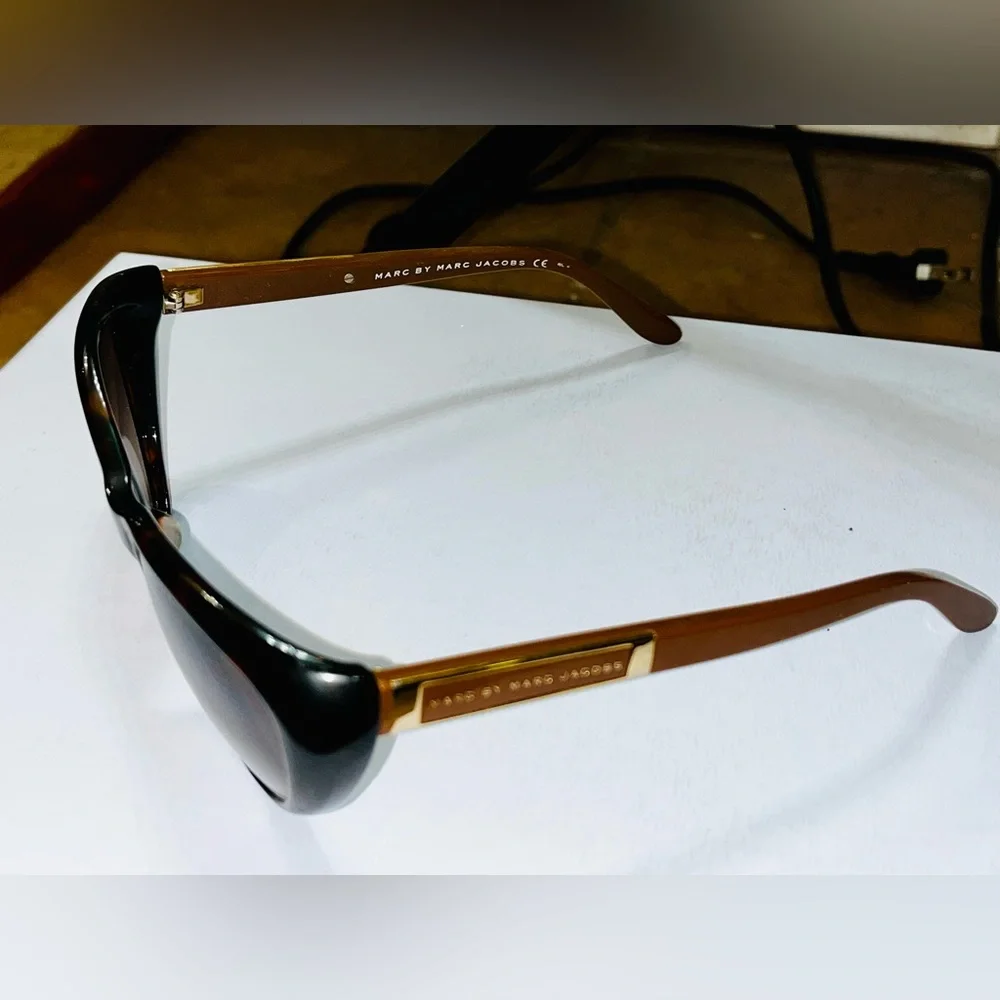 Marc By Marc Jacobs Black Classic Sunglasses - Picture 4 of 7